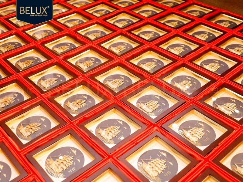 Lô 600 tranh thuyền VLP 20x20cm dát vàng 24k thiết kế theo yêu cầu